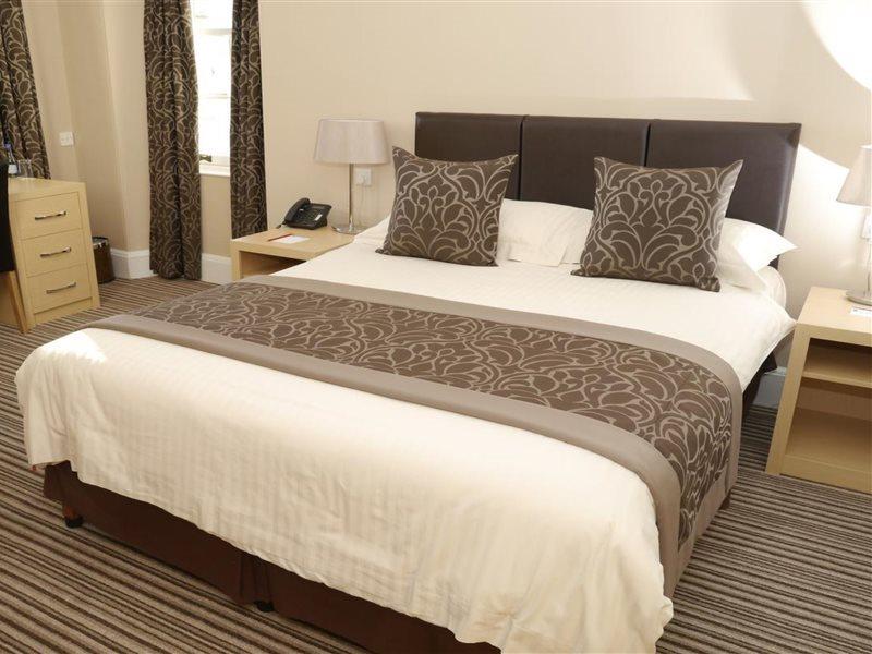 Burnett Arms Hotel Банкъри Екстериор снимка