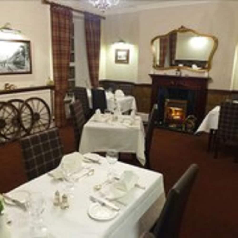 Burnett Arms Hotel Банкъри Екстериор снимка