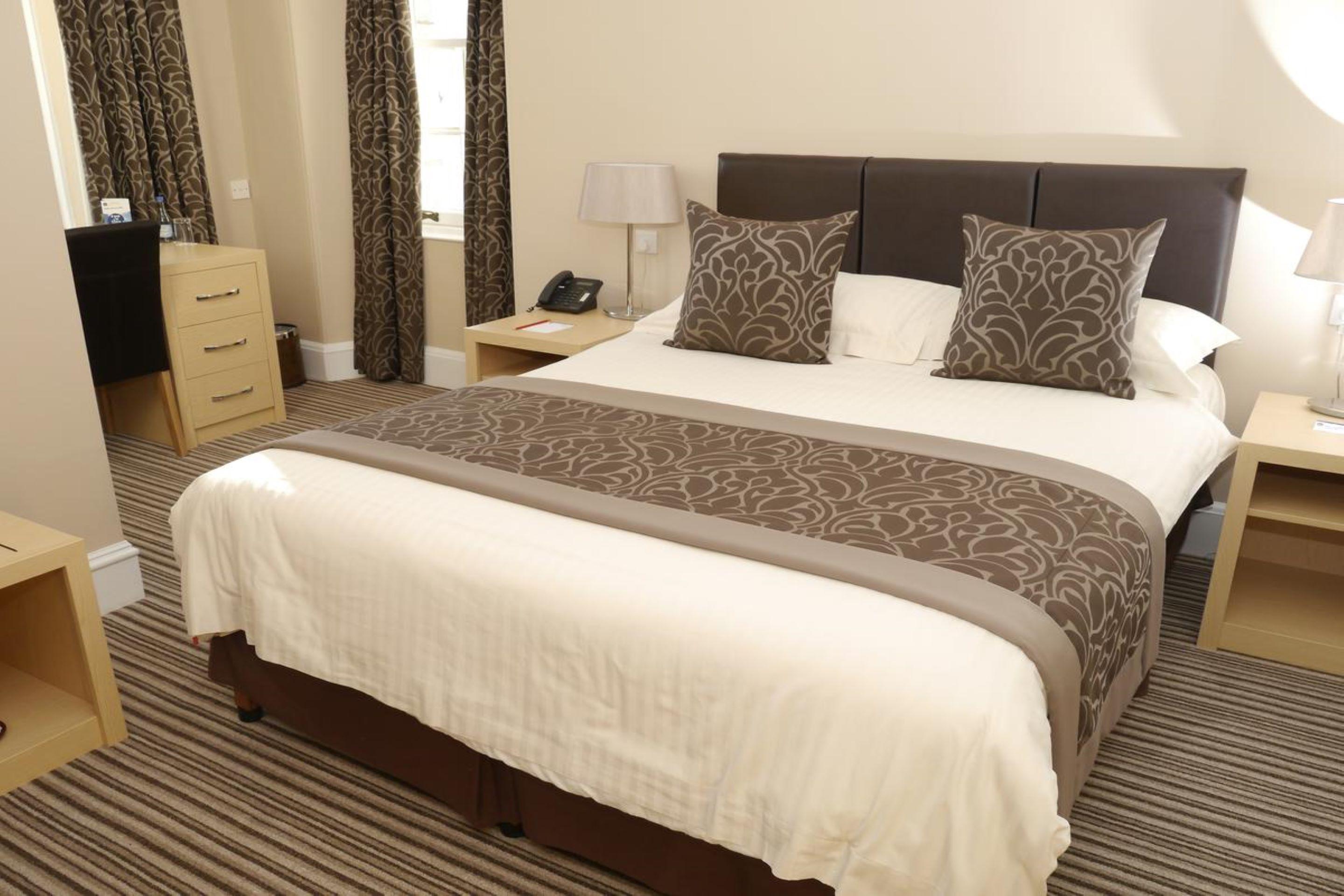 Burnett Arms Hotel Банкъри Екстериор снимка