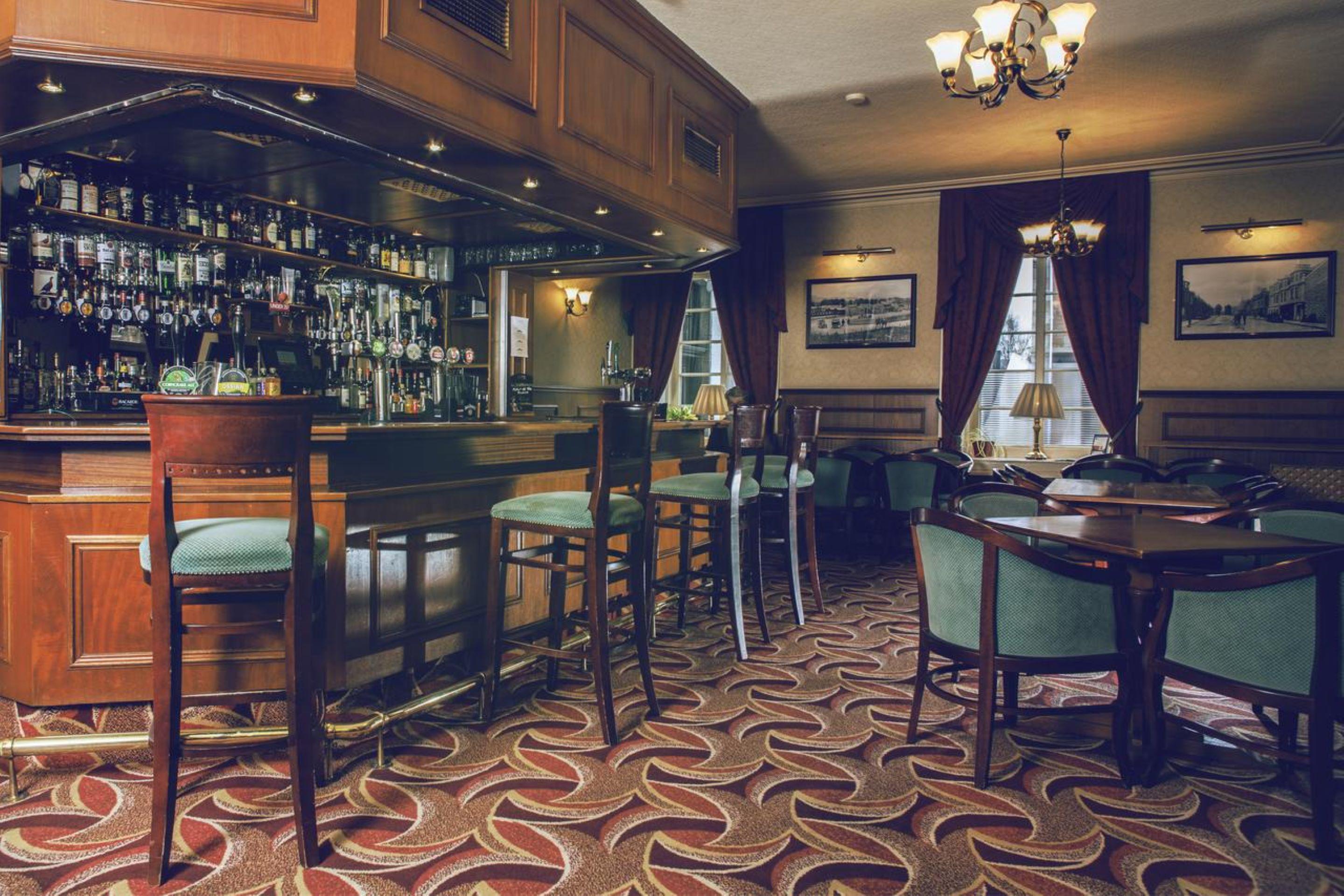 Burnett Arms Hotel Банкъри Екстериор снимка